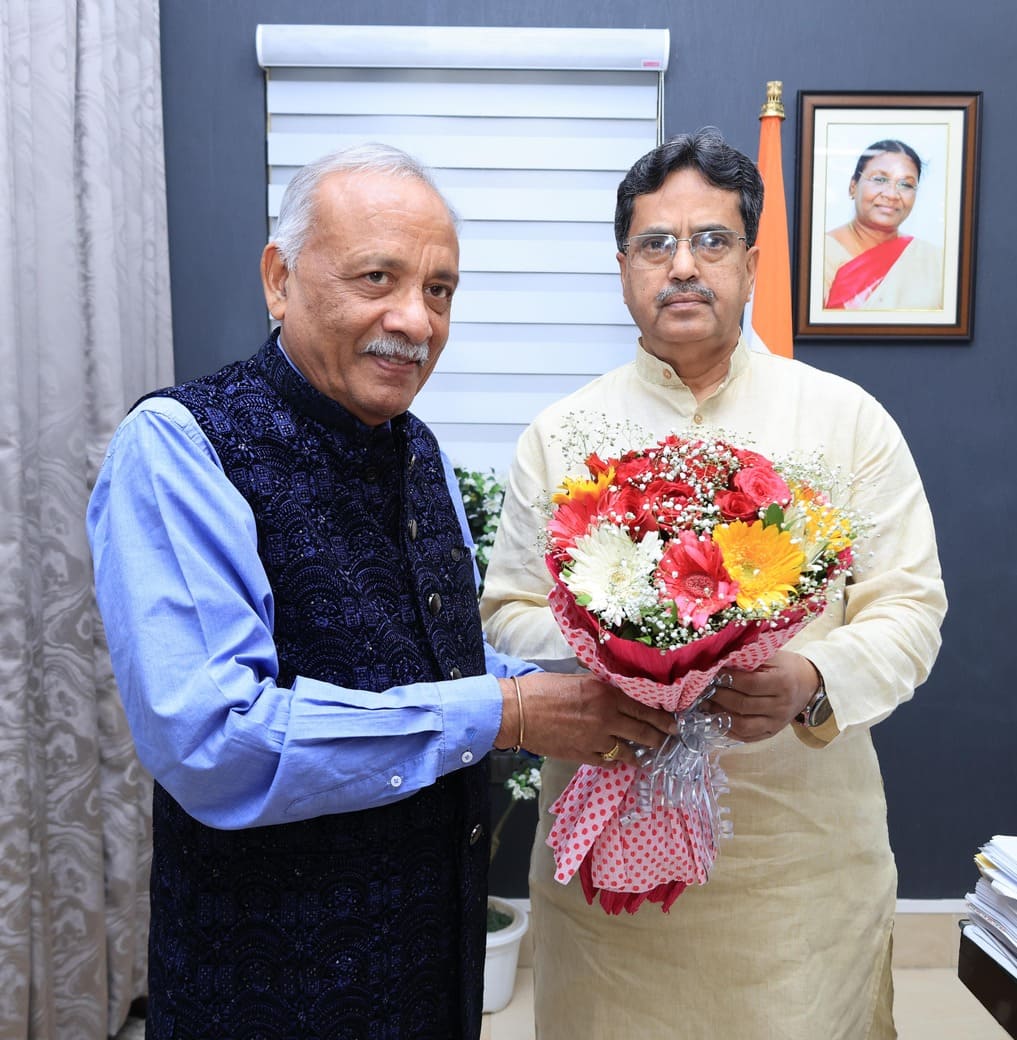 Dr. Anupam Mishra, Vice Chancellor of CAU, Imphal paid a courtesy call on Shri Manik Saha, Chief Minister of Tripura on May 9, 2025