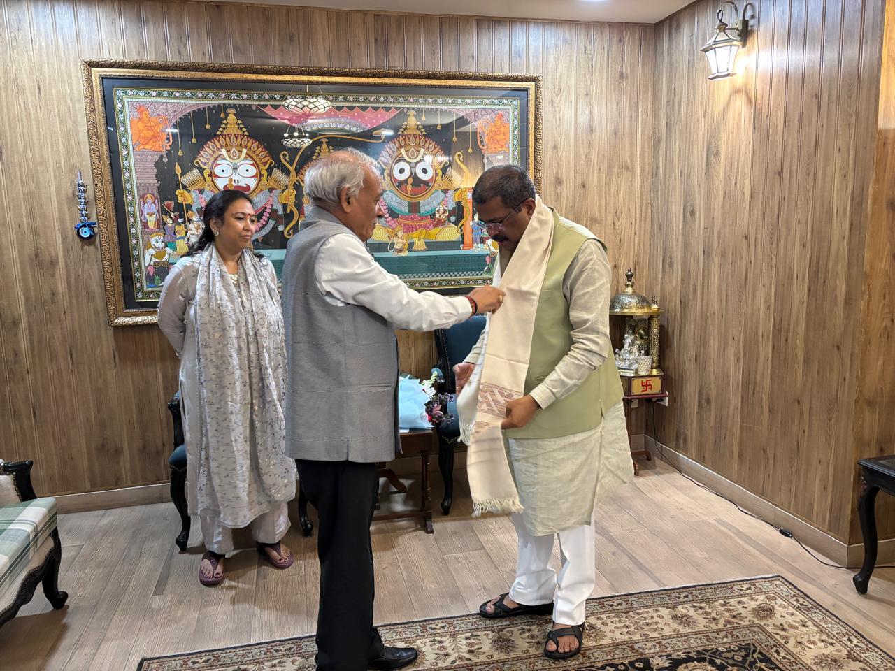 Hon’ble Vice chancellor, CAU, Imphal, Dr. Anupam Mishra paid a courtesy visit to Shri Dharmendra Pradhan ji, Hon’ble Minister of Education and HRD.